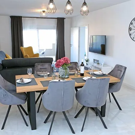 Apartman Grga-spacious 3-bedroom Zadar