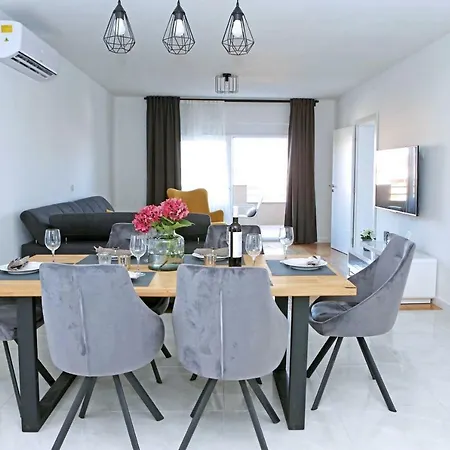 Grga-spacious 3-bedroom * 扎达尔