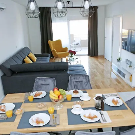 Grga-spacious 3-bedroom 扎达尔