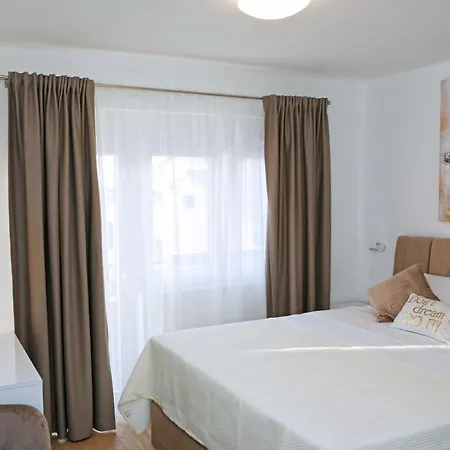 Grga-spacious 3-bedroom 扎达尔