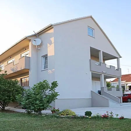 Grga-spacious 3-bedroom 公寓